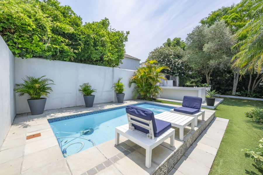 4 Bedroom Property for Sale in Hoog En Droog Western Cape